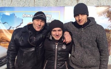 Четверо українських військових звільнені з полону бойовиків: опубліковані фото