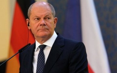 Кількість біженців у Німеччині занадто велика — Шольц