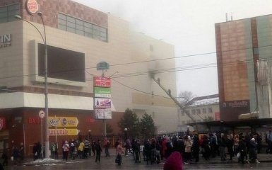 У Росії загорівся великий торговий центр, загинули діти: з'явилося моторошне відео