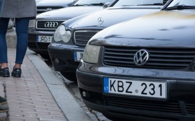 В Офисе президента рассказали, когда начнут штрафовать владельцев «евроблях»