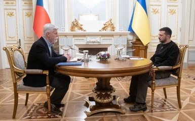 Україна і Чехія спільно вироблятимуть зброю і навчальні літаки