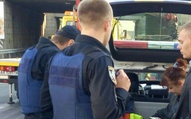 В Киеве произошло ЧП с пьяной вооруженной компанией: появились фото