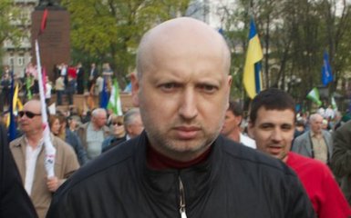 Турчинов заявил о возможном отказе от мобилизации