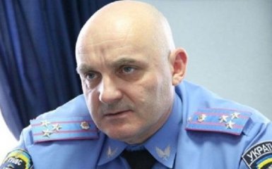 Появились драматичные видео штурма отделения полиции в Черкассах
