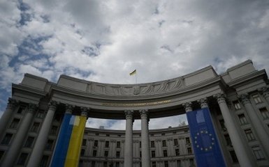 Маніпулювання неприпустимо: в МЗС України відповіли на заяву Угорщини про "напівфашистський" закон