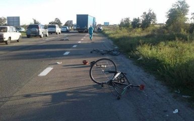 Жуткое ДТП с велосипедистами под Киевом: появились фото и подробности