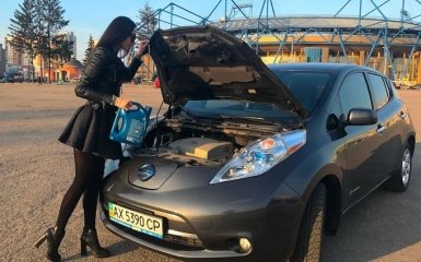 Президент подписал закон о зеленом цвете автономеров: что это значит