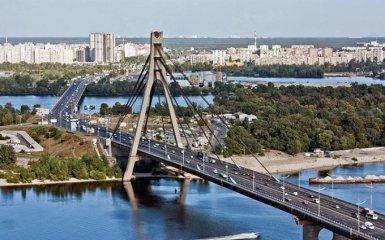 В Киеве ограничат движение по Московскому мосту 8 ноября
