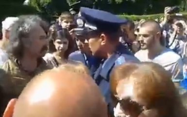 Як у Києві зривали георгіївські стрічки: з'явилося нове відео