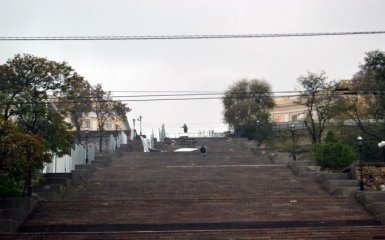 Новини Одеси - Ураган в Одесі повалив сотні дерев і затопила вулиці: опубліковані фот