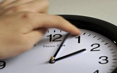 Україна переходить на літній час: стало відомо, коли переводити стрілки