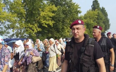 Появилось видео неласковой встречи крестного хода в Борисполе