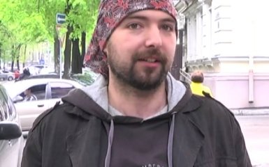 Громадянин Росії, що живе в Дніпропетровську, публічно порвав свій паспорт: з'явилося відео