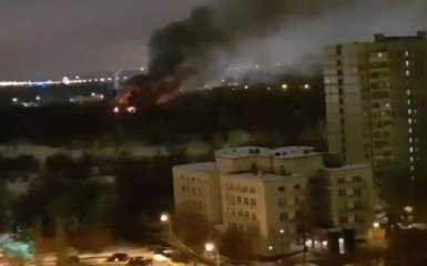 В Росії спалахнув байк-центр пропутінських "Нічних вовків" - відео