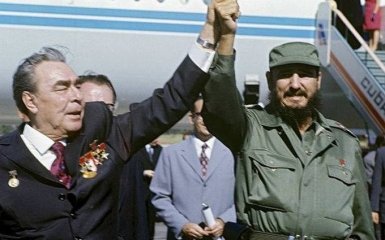 В сети появилась необычная трактовка конфуза Обамы и Кастро