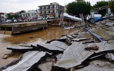 Внезапное наводнение в Греции унесло 7 жизней, сотни нуждаются в помощи