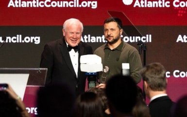 Нагорода українському народу. Зеленський отримав премію Atlantic Council Global Citizen Awards