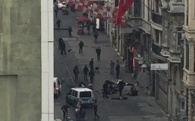 Центр Стамбула атаковали террористы-смертники: опубликованы фото и видео