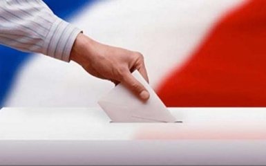 Выборы президента Франции: появились первые фото с зарубежных избирательных участков