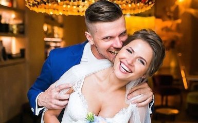 Появились новые фото со свадьбы звезды клипа о "лабутенах"