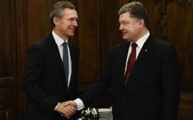 Порошенко обратился к НАТО по поводу России: появилось видео