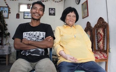 28-летний мужчина женился на 82-летней женщине, влюбившись в ее голос: появились фото