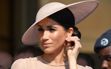 Співочий птах з відкритим дзьобом: Меган Маркл після весілля отримала герб