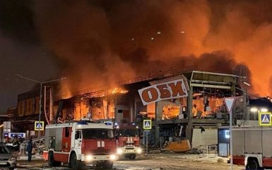 Главное за ночь: взрывы и масштабный пожар в ТЦ в Москве и созыв Кремлем Совбеза ООН по Украине