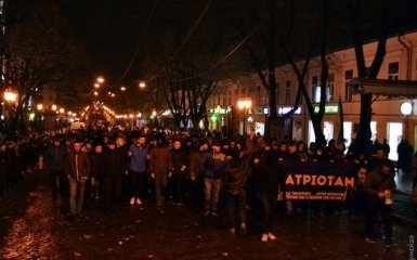 В Одессе ультрас прошли с маршем в поддержку пленных на Донбассе украинцев