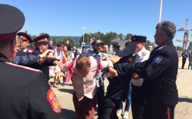 Это российский фашизм: соцсети взорвало нападение казаков на Навального