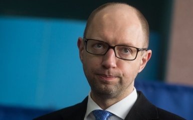 Яценюк рассмешил сеть "кроличьей" фотографией