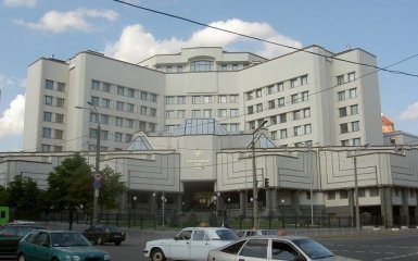 Розпуск Верховної Ради: невідомі "замінували" Конституційний суд