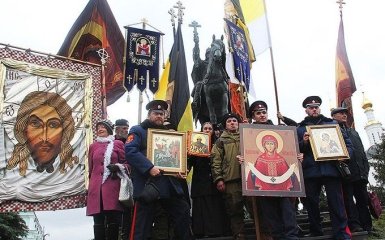 В России под крики о Путине открыли памятник одному из самых кровавых царей: появились фото и видео