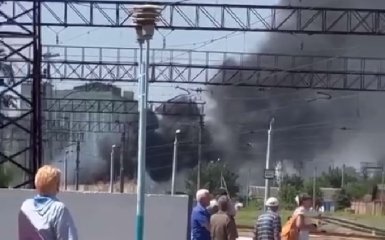 В Крыму заявили об атаке БПЛА на нефтебазу и аэродром — видео