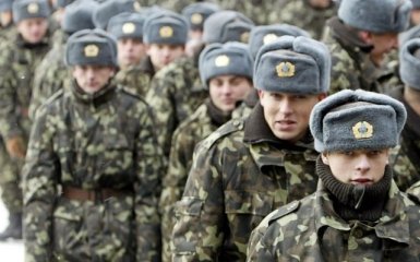 Появилось больше желающих служить по контракту - Минобороны