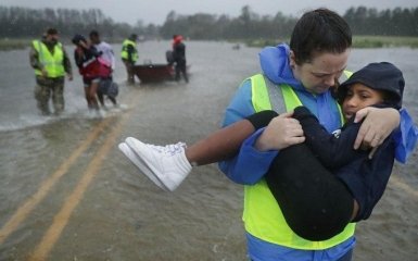 Міста пішли під воду, гинуть люди: моторошні фото і відео наслідків потужного урагану Флоренс в США
