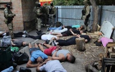 В Кропивницком задержаны 27 вооруженных участников криминальной "сходки": опубликовано видео