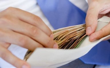 Чим загрожує "зарплата в конвертах": Служба зайнятості і профспілки представили ТОП 5 причин працювати легально