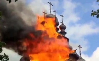 Зеленский требует реакции ООН и ЮНЕСКО на удар РФ по Святогорской лавре