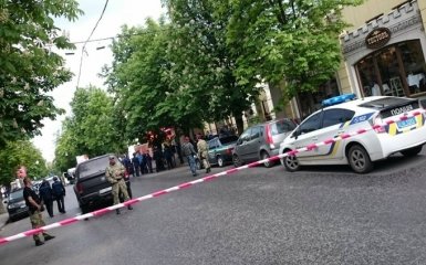 В Харькове обстреляли полицейского: фото с места событий