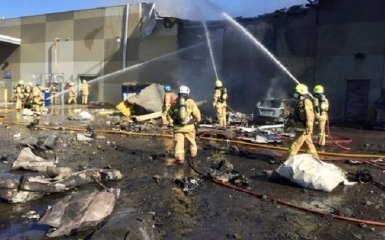 В Австралії літак врізався в торговий центр, є загиблі: з'явилися фото й відео