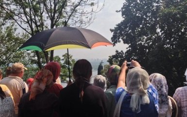 Хресна хода в центрі Києва: на молебень приїхав глава УПЦ МП та депутати Оппоблока