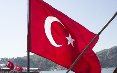 Турция официально утвердила для украинцев поездки по ID-картам