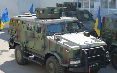 Українська армія взяла на озброєння нову бронемашину: з'явилися фото і відео