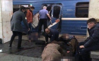 СМИ сообщают о двух взрывах в метро Санкт-Петербурга