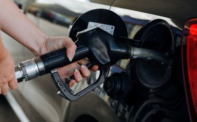 Мережі АЗС нарешті погодились знизити ціни на бензин - перші подробиці