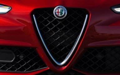 Опубликовано первое изображение интерьера кроссовера Alfa Romeo