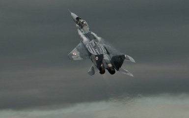 В России объяснили падение истребителя в море: соцсети продолжают веселиться