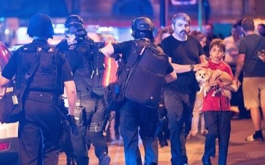 Порошенко та Гройсман відреагували на теракт в Манчестері