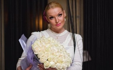 Волочкова показала фото знаменитого шпагата в необычном месте